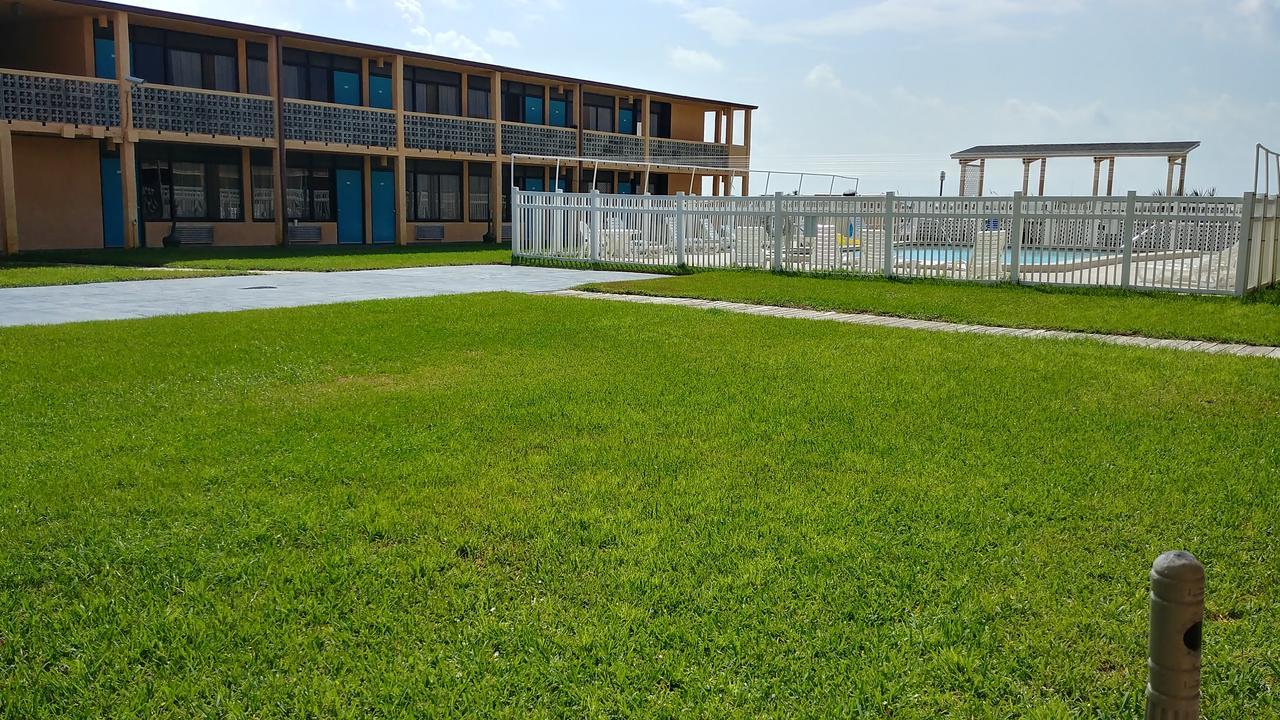 Buccaneer Inn St. George Island Exteriör bild