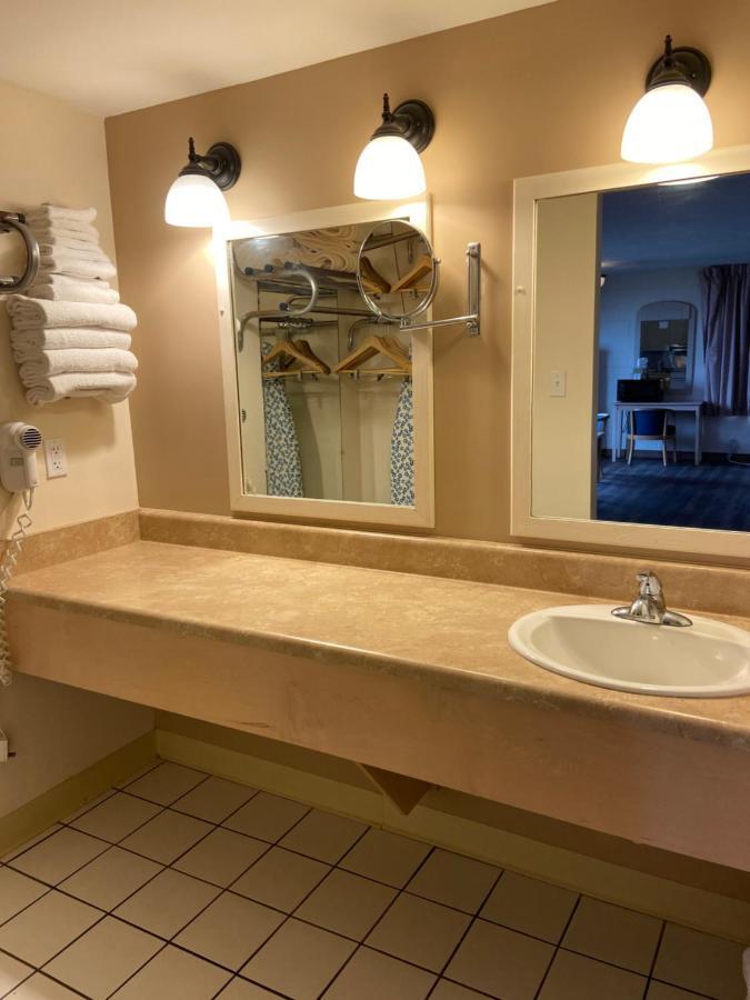 Buccaneer Inn St. George Island Exteriör bild